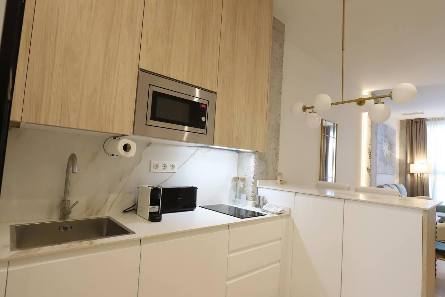 Apartamentos Orilla Del Bernabeu Madrid Esterno foto