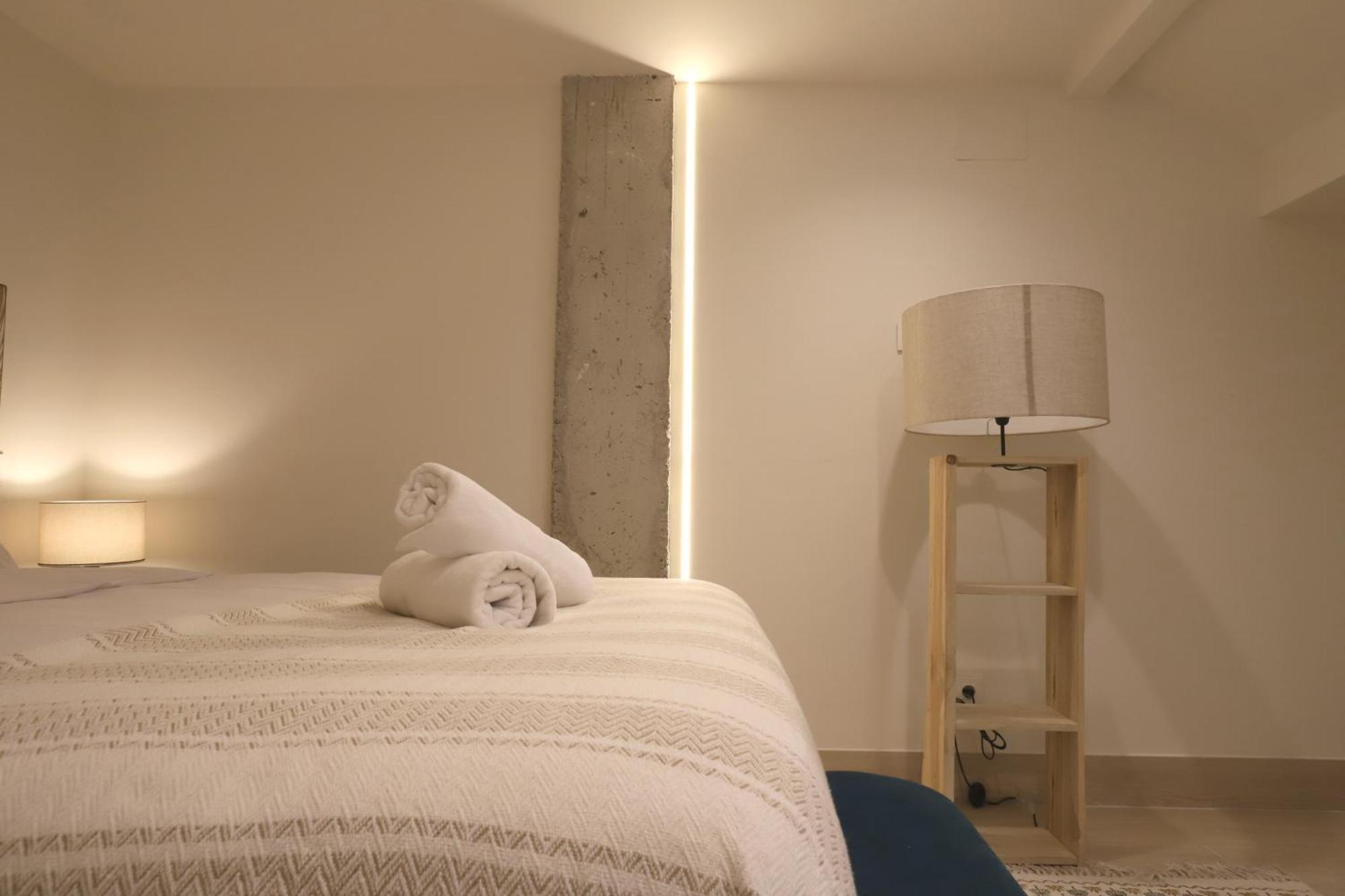 Apartamentos Orilla Del Bernabeu Madrid Esterno foto